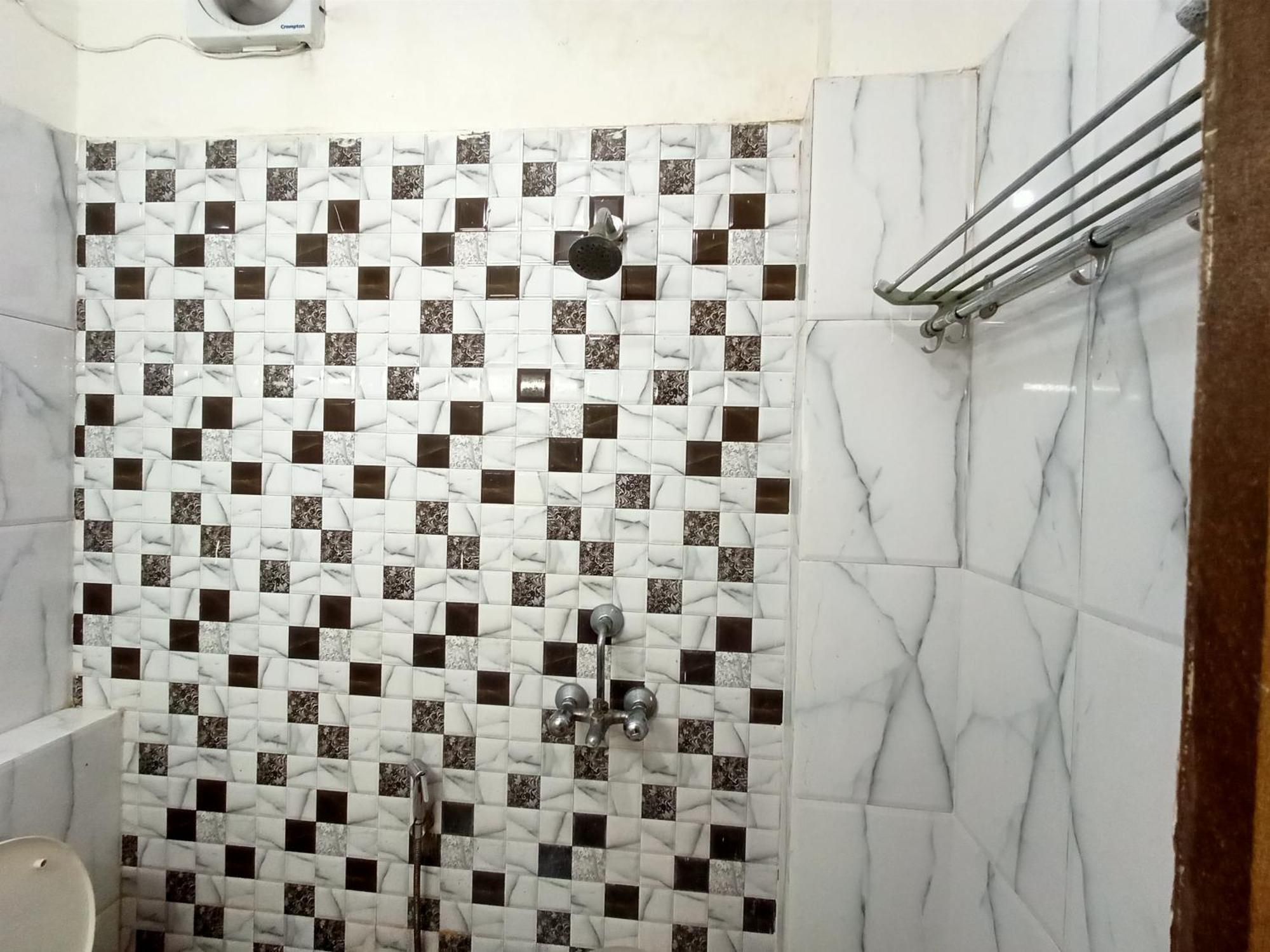 Hotel Global Inn -1 Km From Railway Station - Lift Food And Free Parking Lucknow Exterior foto